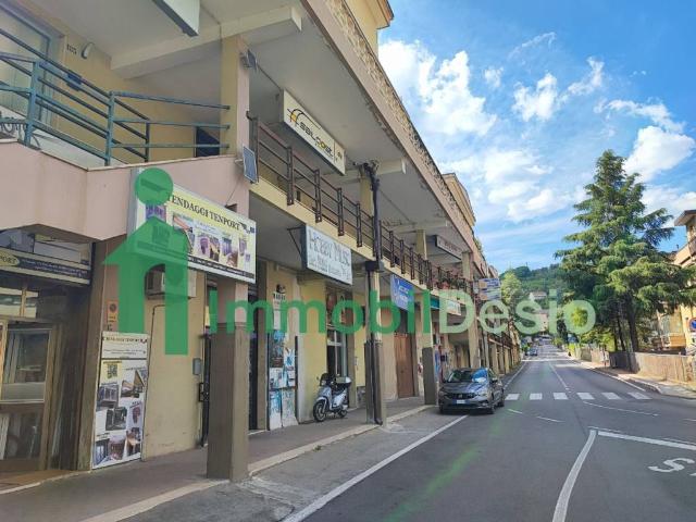 Locale Commerciale in vendita a Macchia romana, Potenza
