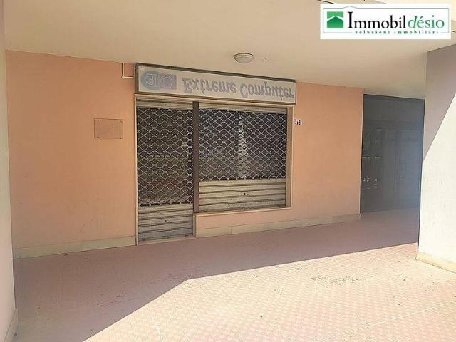 Locale Commerciale in vendita a Potenza, Basilicata