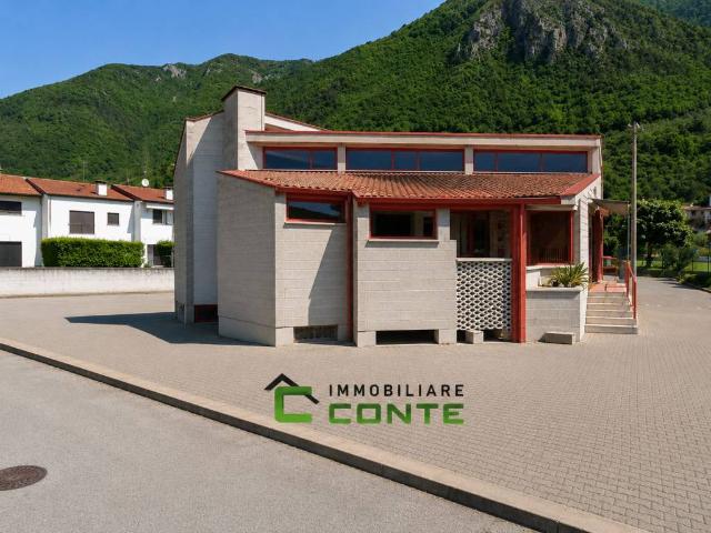 Locale Commerciale in vendita a Pove Del Grappa, Veneto