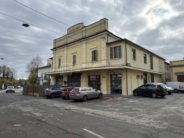 Locale Commerciale in vendita a Bassa Reggiana, Re
