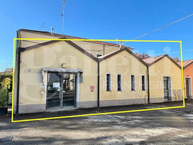 Locale Commerciale in vendita a Bassa Reggiana, Re