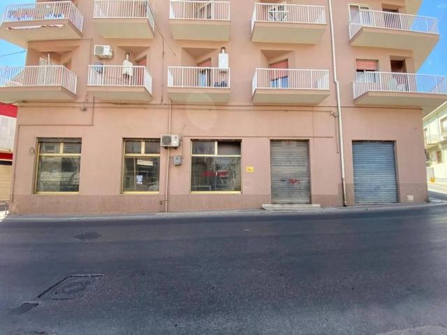 Locale Commerciale in vendita a Pozzallo, Sicilia