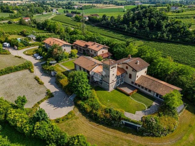 Locale Commerciale in vendita a Pozzolengo, Brescia