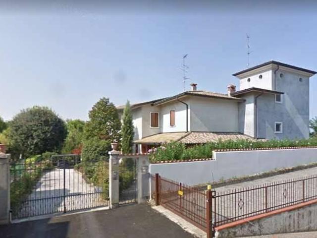 Locale Commerciale in vendita a Pozzolengo, Lombardia