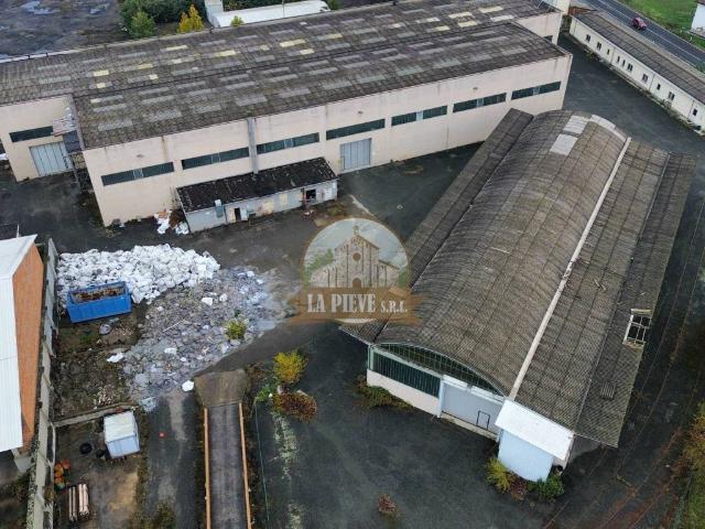 Locale Commerciale in vendita a Piemonte, Alessandria
