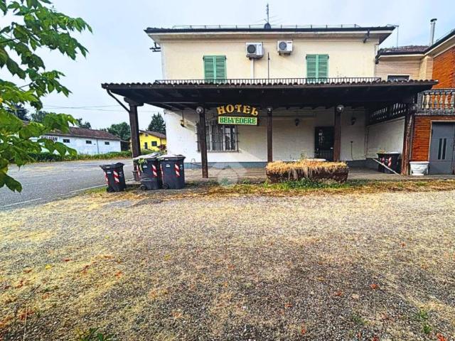 Locale Commerciale in vendita a Piemonte, Alessandria