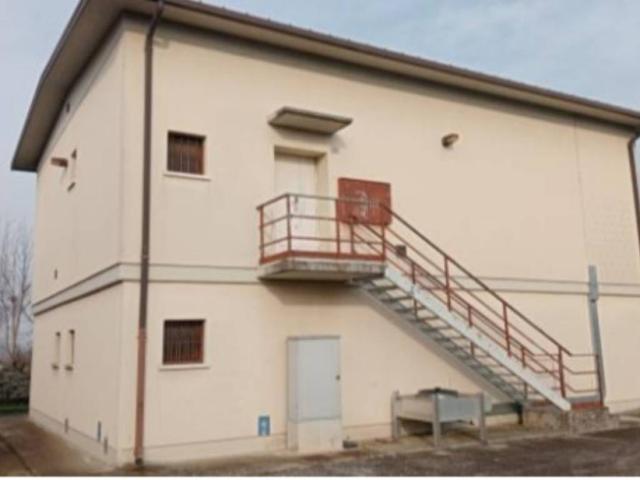Locale Commerciale in vendita a Pozzonovo, Veneto