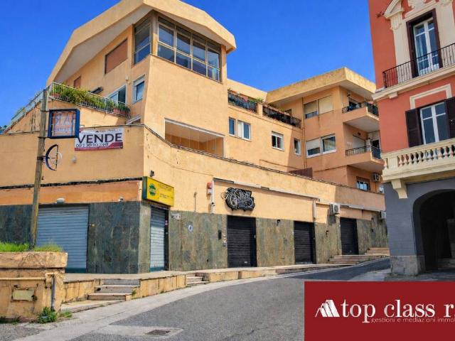 Locale Commerciale in vendita a Pisciarelli, Pozzuoli