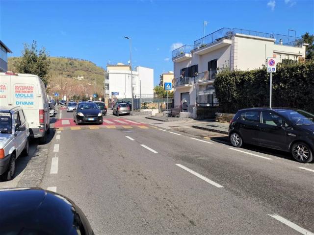 Locale Commerciale in vendita a Cigliano, Pozzuoli