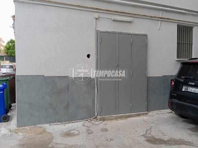 Locale Commerciale in vendita a Rione Bognar, Pozzuoli