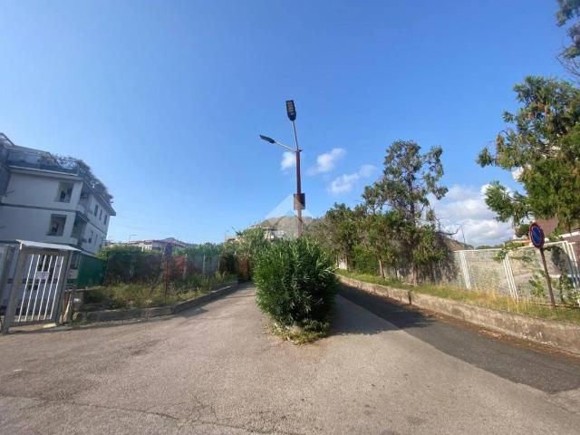 Box in vendita a Lucrino, Pozzuoli