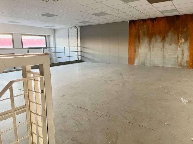 Locale Commerciale in vendita a Pradamano, Friuli-Venezia Giulia