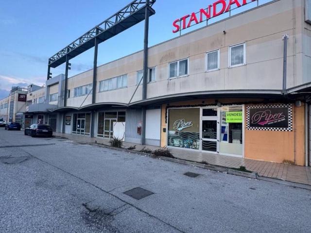 Locale Commerciale in vendita a Pradamano, Friuli-Venezia Giulia