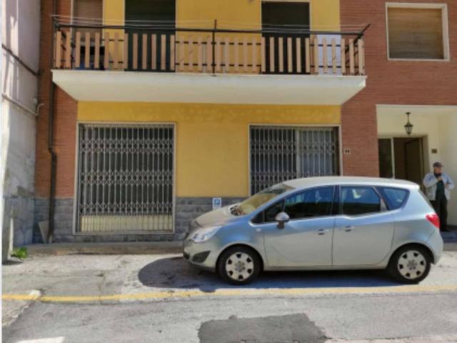 Locale Commerciale in vendita a Piemonte, Cuneo