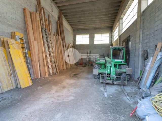 Locale Commerciale in vendita a Pralboino, Lombardia