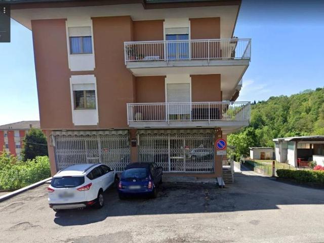 Locale Commerciale in vendita a Piemonte, Biella
