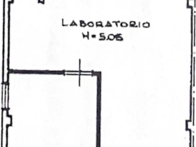 Locale Commerciale in vendita a Prato, Toscana