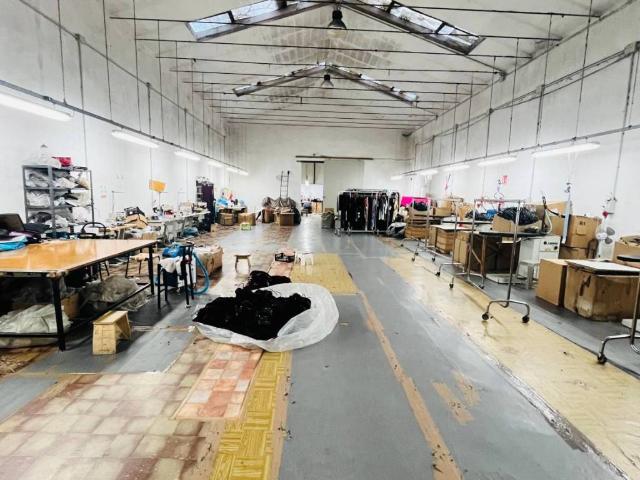 Locale Commerciale in vendita a Prato, Toscana