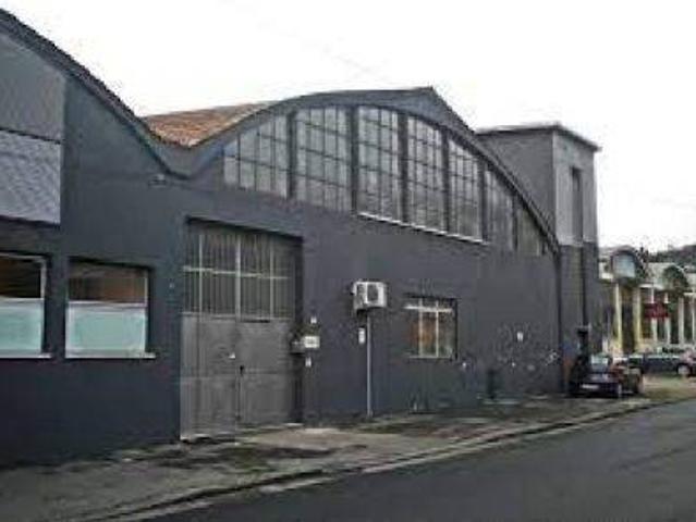 Locale Commerciale in vendita a San Paolo, Prato