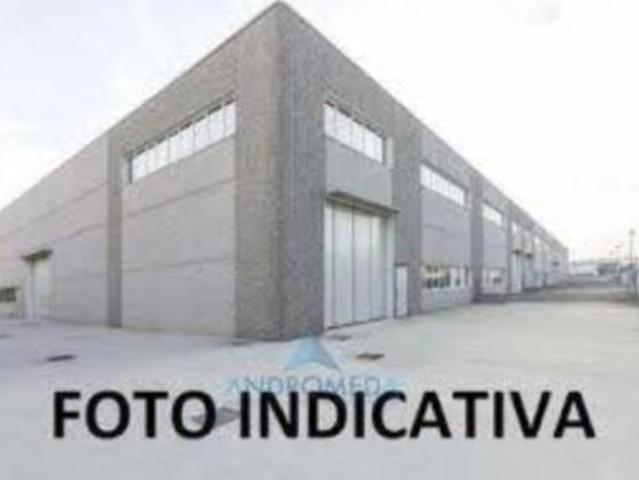 Locale Commerciale in vendita a Quadrante Europa - Stazione, Prato