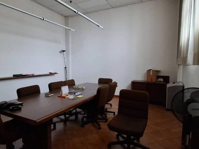 Locale Commerciale in vendita a San Paolo, Prato