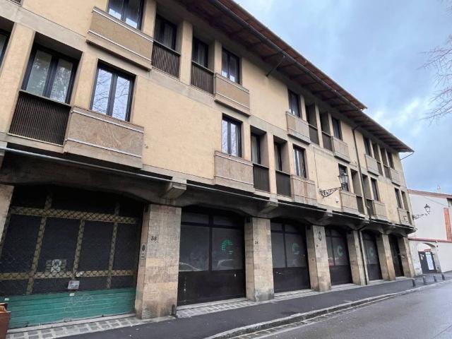 Locale Commerciale in vendita a il Cantiere, Prato
