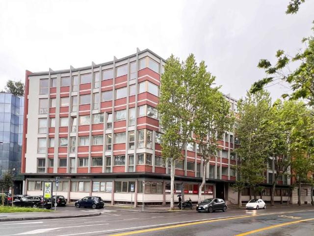 Locale Commerciale in vendita a Quadrante Europa - Stazione, Prato