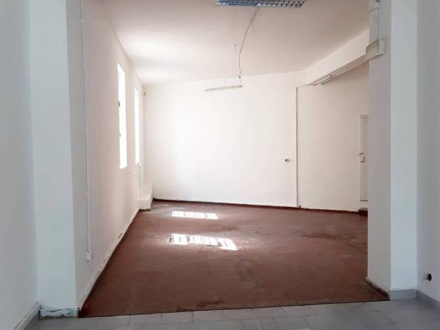Locale Commerciale in vendita a il Cantiere, Prato