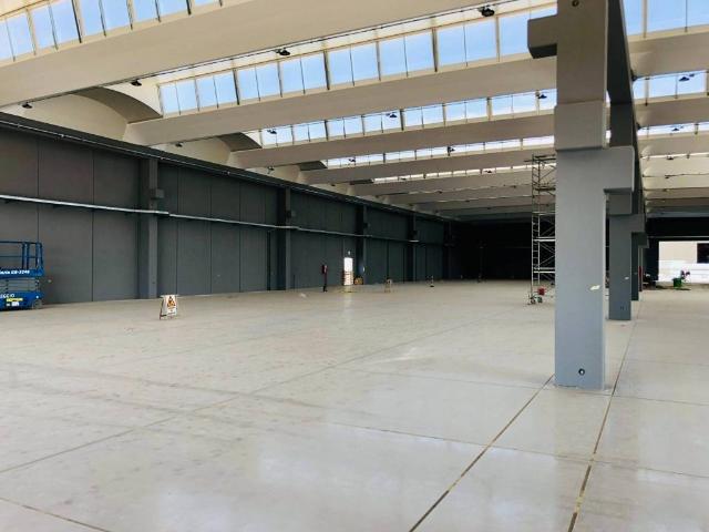 Locale Commerciale in vendita a San Paolo, Prato