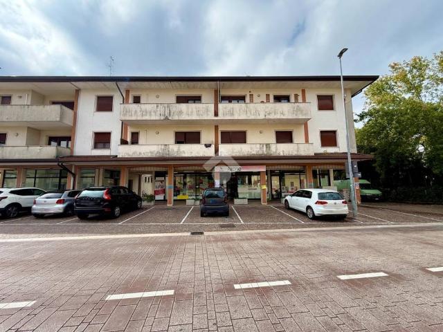 Locale Commerciale in vendita a Pravisdomini / Preusdomini, Pravisdomini