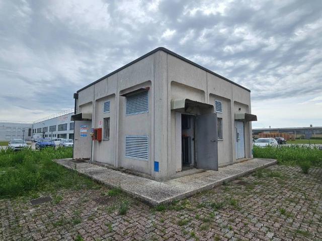 Locale Commerciale in vendita a Pravisdomini, Friuli-Venezia Giulia