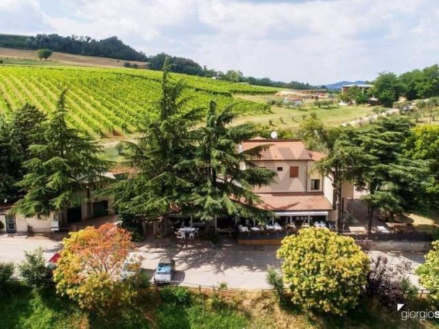 Locale Commerciale in vendita a Unione di Comuni della Romagna Forlivese, Predappio
