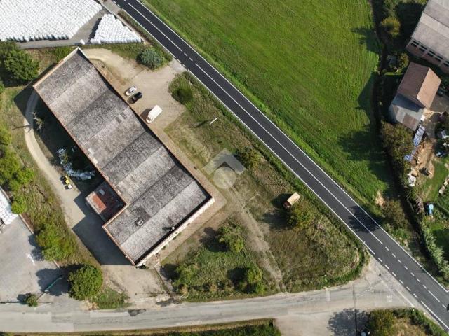 Locale Commerciale in vendita a Piemonte, Alessandria