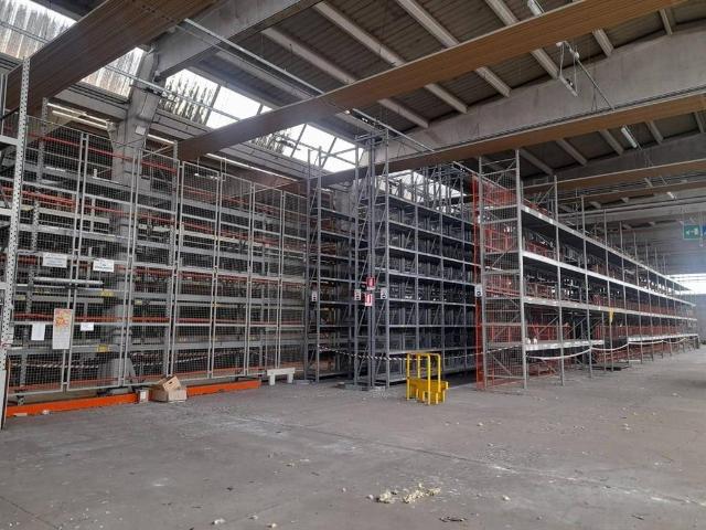 Locale Commerciale in vendita a Pregnana Milanese, Lombardia