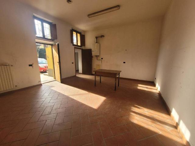 Locale Commerciale in vendita a Pregnana Milanese, Lombardia