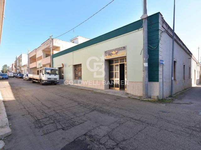 Locale Commerciale in vendita a Presicce, Puglia
