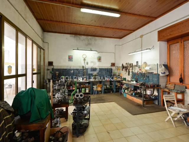 Locale Commerciale in vendita a Presicce, Puglia