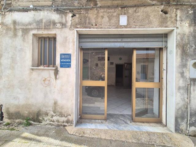Locale Commerciale in vendita a Prignano Cilento, Campania