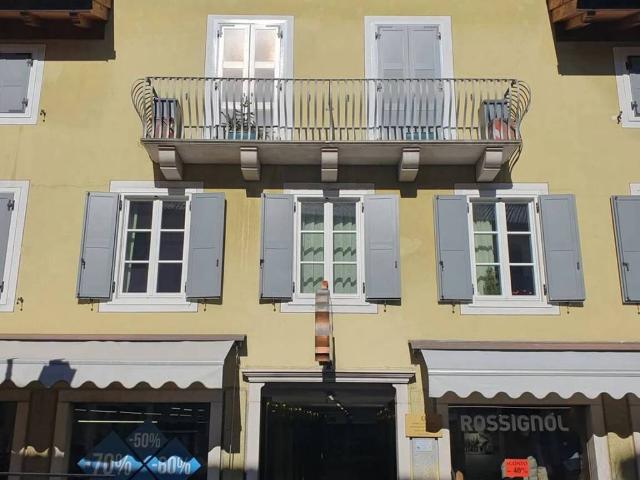 Locale Commerciale in vendita a Comunità di Primiero, Fiera Di Primiero