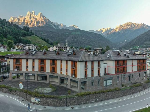 Locale Commerciale in vendita a Comunità di Primiero, Transacqua