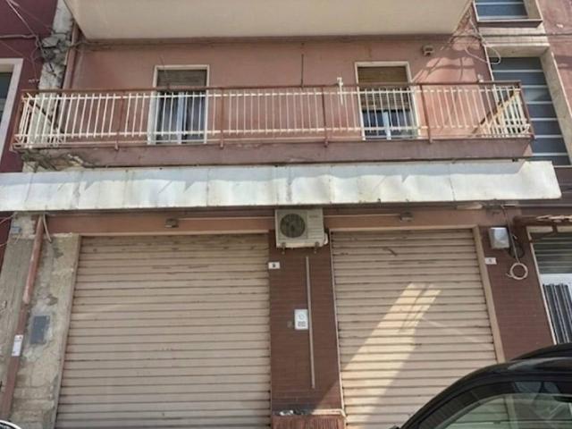 Locale Commerciale in vendita a Villaggio Mantelli, Priolo Gargallo