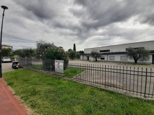 Locale Commerciale in vendita a Puegnago, Lombardia