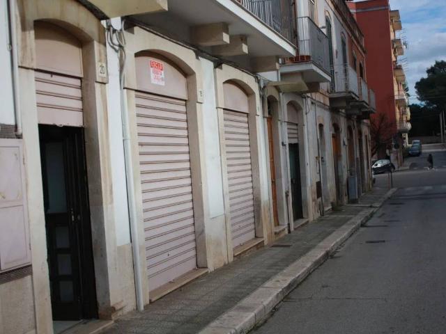 Locale Commerciale in vendita a Putignano, Bari