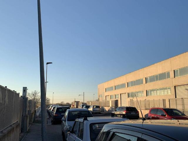 Locale Commerciale in vendita a Puglia, Bari