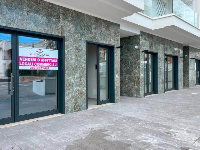 Locale Commerciale in vendita a Puglia, Bari
