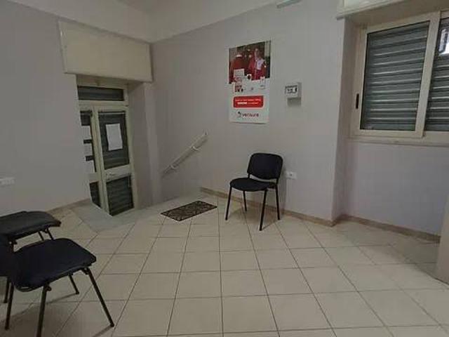 Locale Commerciale in vendita a Qualiano, Campania