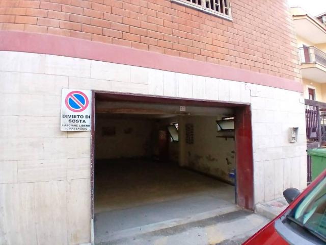 Locale Commerciale in vendita a Qualiano, Campania