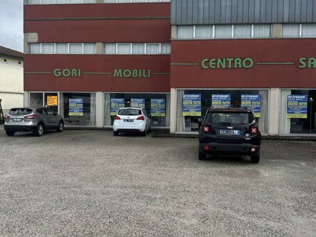 Locale Commerciale in vendita a Olmi, Quarrata