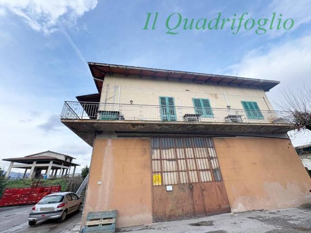 Locale Commerciale in vendita a Casini, Quarrata