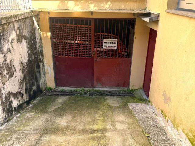 Locale Commerciale in vendita a Le Case, Quarto